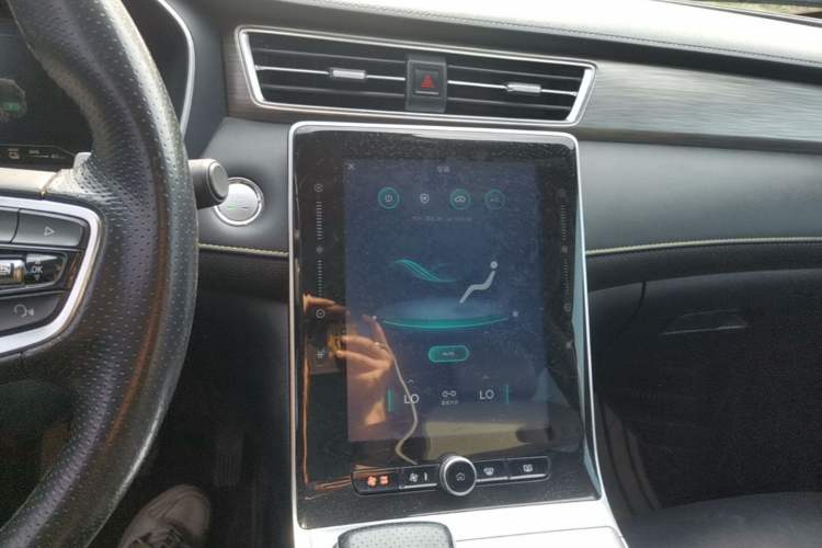 Used Roewe RX5 New Energy 2020 ePLUS National Trend Ronglin Luxury Edition Audio And AC Panel