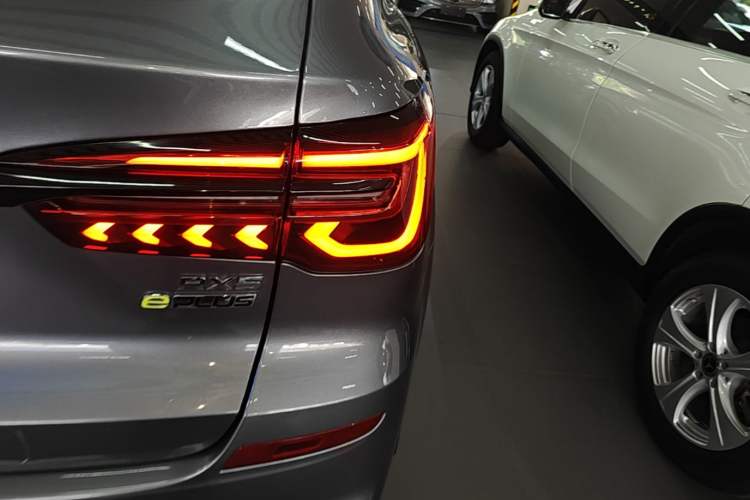 Used Roewe RX5 New Energy 2020 ePLUS National Trend Ronglin Luxury Edition Exterior 3