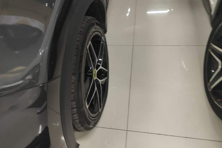 Used Roewe RX5 New Energy 2020 ePLUS National Trend Ronglin Flagship Edition Left Front Wheel Hub