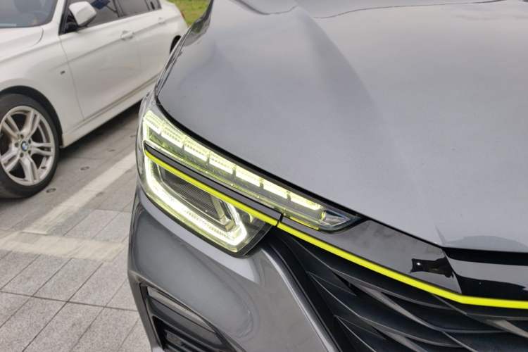Used Roewe RX5 New Energy 2020 ePLUS National Trend Ronglin Luxury Edition Right Front Headlight