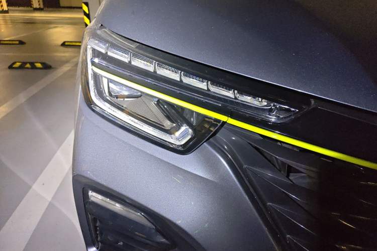 Used Roewe RX5 New Energy 2020 ePLUS National Trend Ronglin Flagship Edition Right Front Headlight
