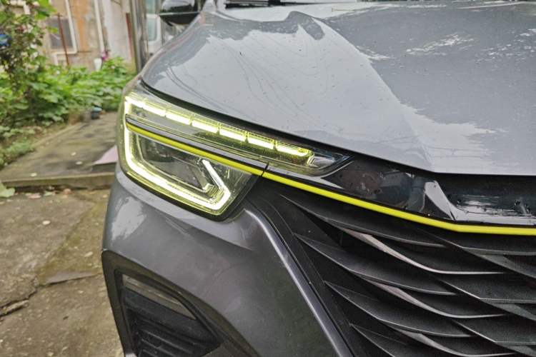 Used Roewe RX5 New Energy 2020 ePLUS National Trend Ronglin Luxury Edition Right Front Headlight