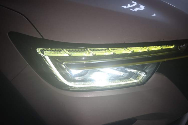 Used Roewe RX5 New Energy 2020 ePLUS National Trend Ronglin Luxury Edition Right Front Headlight