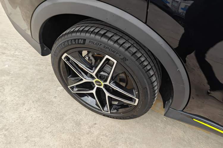 Used Roewe RX5 New Energy 2021 ePLUS National Trend Ronglin Luxury Edition Right Rear Wheel Hub