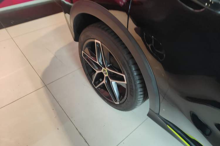 Used Roewe RX5 New Energy 2021 ePLUS National Trend Ronglin Luxury Edition Right Rear Wheel Hub