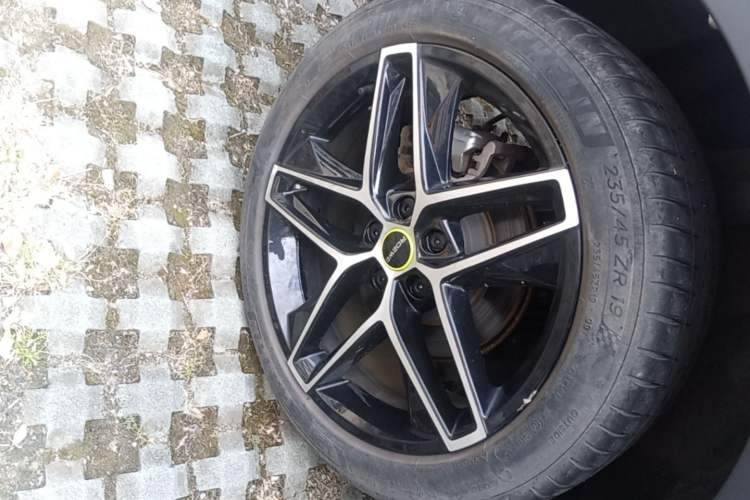 Used Roewe RX5 New Energy 2021 ePLUS National Trend Ronglin Luxury Edition Right Rear Wheel Hub