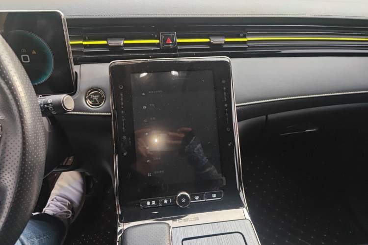 Used Roewe RX5 New Energy 2021 ePLUS National Trend Ronglin Luxury Edition Audio And AC Panel