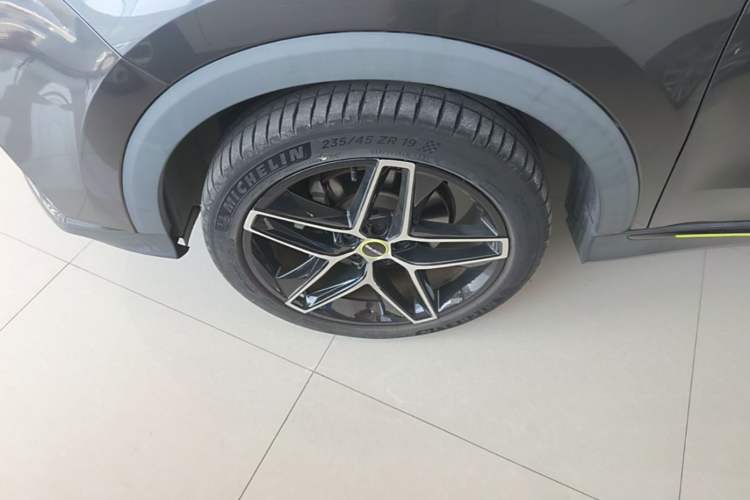 Used Roewe RX5 New Energy 2021 ePLUS National Trend Ronglin Luxury Edition Left Front Wheel Hub