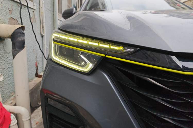 Used Roewe RX5 New Energy 2021 ePLUS National Trend Ronglin Luxury Edition Right Front Headlight