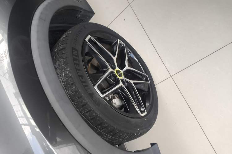 Used Roewe RX5 New Energy 2021 ePLUS National Trend Ronglin Luxury Edition Left Front Wheel Hub
