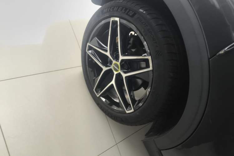 Used Roewe RX5 New Energy 2021 ePLUS National Trend Ronglin Luxury Edition Right Rear Wheel Hub
