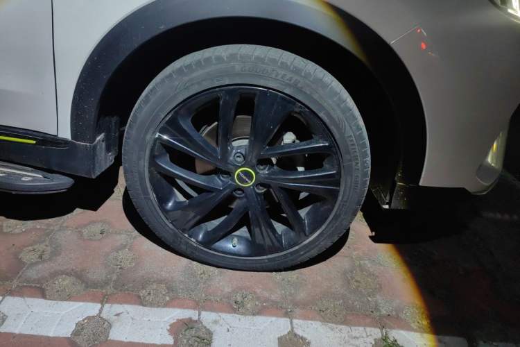 Used Roewe RX5 New Energy 2021 ePLUS National Trend Ronglin Flagship Edition Right Front Wheel Hub