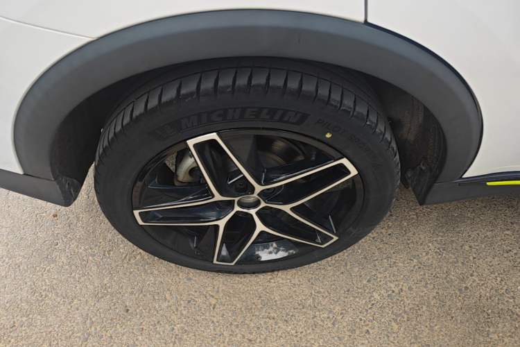 Used Roewe RX5 New Energy 2021 ePLUS National Trend Ronglin Luxury Edition Right Rear Wheel Hub