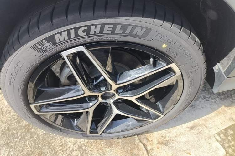 Used Roewe RX5 New Energy 2021 ePLUS National Trend Ronglin Luxury Edition Right Rear Wheel Hub