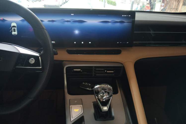 Used Roewe RX5 New Energy 2023 eRX5 Super Hybrid Prestige Edition Audio And AC Panel