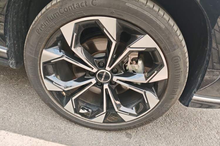 Used Roewe RX5 New Energy 2023 eRX5 Super Hybrid Prestige Edition Right Front Wheel Hub
