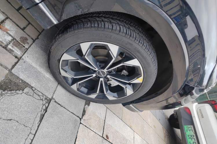 Used Roewe RX5 New Energy 2023 eRX5 Super Hybrid Prestige Edition Right Front Wheel Hub