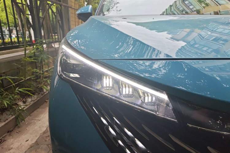 Used Roewe RX5 New Energy 2023 eRX5 Super Hybrid Prestige Edition Right Front Headlight