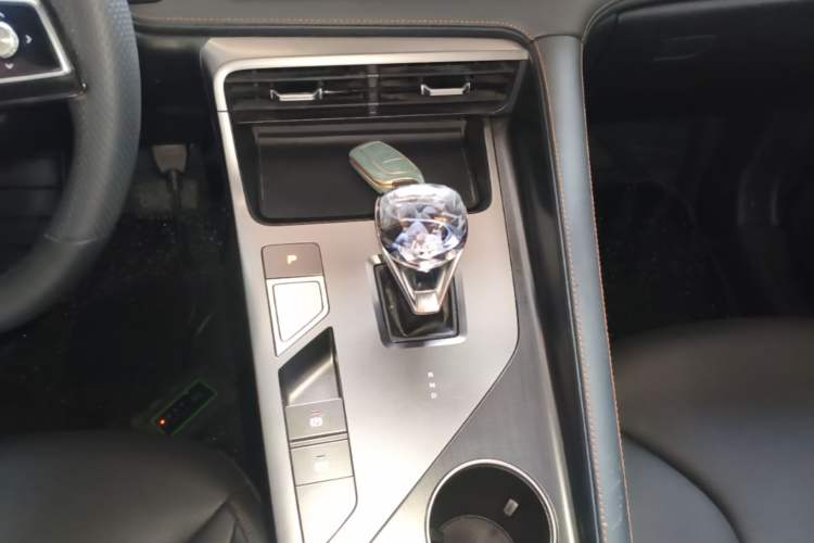 Used Roewe RX5 New Energy 2023 eRX5 Super Hybrid Prestige Edition Gear Lever