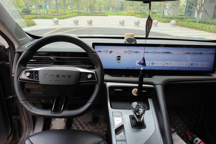 Used Roewe RX5 New Energy 2023 eRX5 Super Hybrid Prestige Edition Interior 4