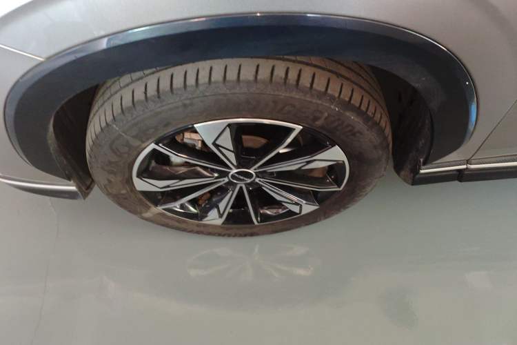 Used Roewe RX5 New Energy 2023 eRX5 Super Hybrid Premium Edition Left Front Wheel Hub