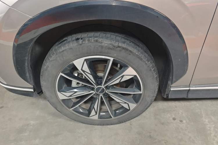 Used Roewe RX5 New Energy 2023 eRX5 Super Hybrid Prestige Edition Left Front Wheel Hub