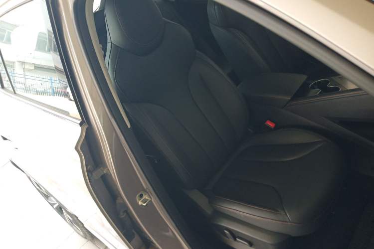 Used Roewe RX5 New Energy 2023 eRX5 Super Hybrid Prestige Edition Right Front Seat