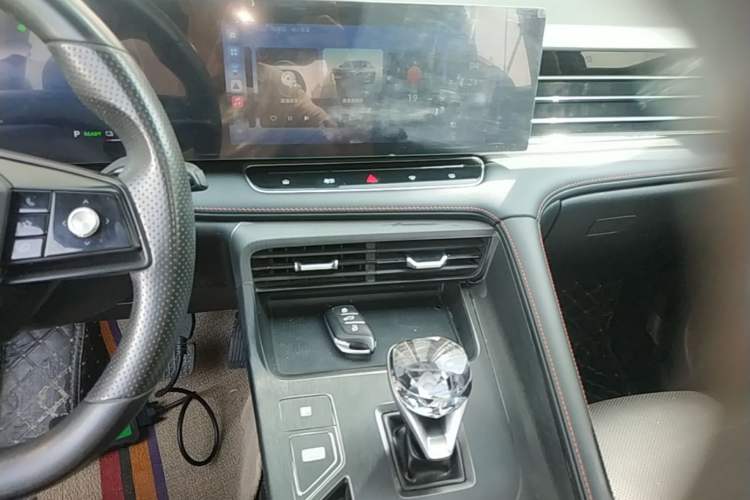 Used Roewe RX5 New Energy 2023 eRX5 Ultra-Hybrid Comfort Edition Audio And AC Panel