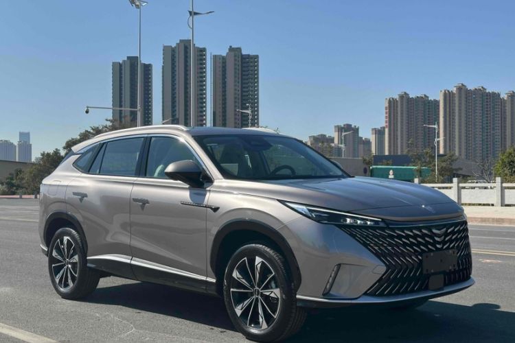 Used Roewe RX5 New Energy 2023 eRX5 Super Hybrid Premium Edition Exterior 2