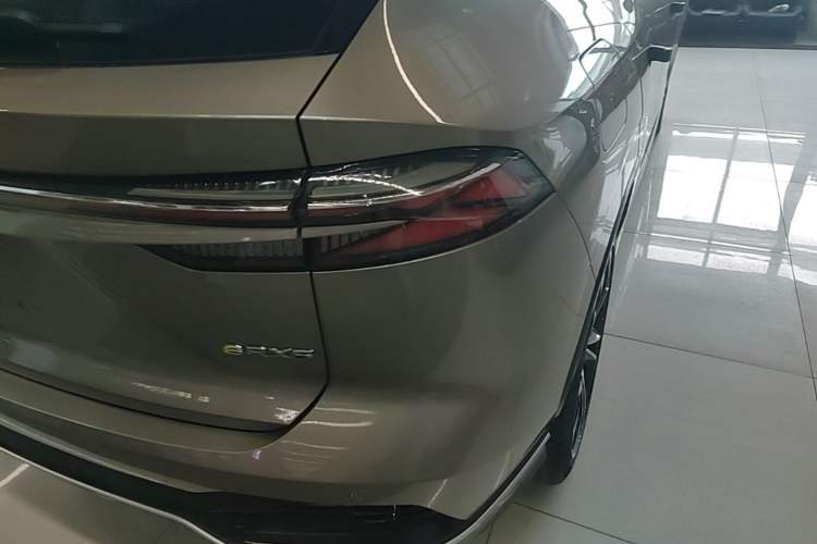 Used Roewe RX5 New Energy 2023 eRX5 Super Hybrid Prestige Edition Exterior 3