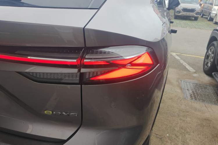 Used Roewe RX5 New Energy 2023 eRX5 Super Hybrid Premium Edition Exterior 3