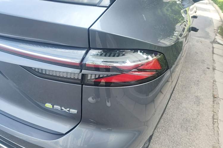 Used Roewe RX5 New Energy 2023 eRX5 Super Hybrid Prestige Edition Exterior 3