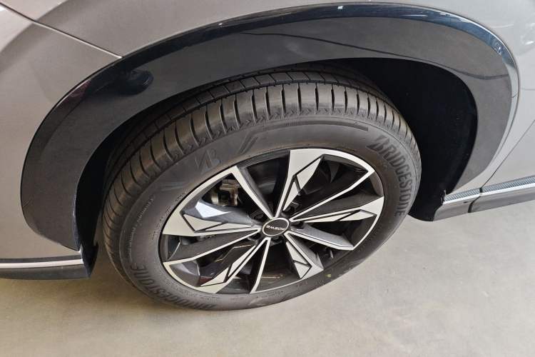Used Roewe RX5 New Energy 2023 eRX5 Super Hybrid Premium Edition Exterior 4