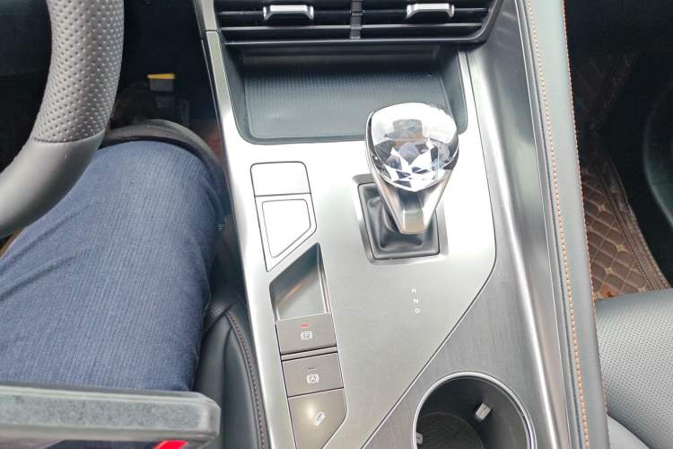 Used Roewe RX5 New Energy 2023 eRX5 Super Hybrid Premium Edition Gear Lever