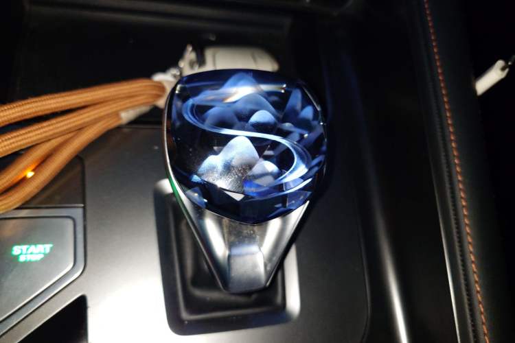 Used Roewe RX5 New Energy 2023 eRX5 Super Hybrid Premium Edition Gear Lever