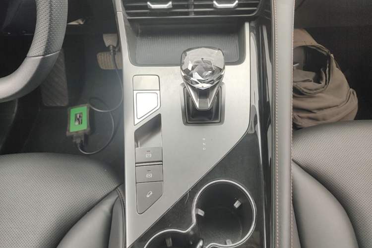 Used Roewe RX5 New Energy 2023 eRX5 Ultra-Hybrid Comfort Edition Gear Lever