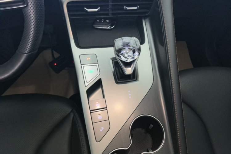 Used Roewe RX5 New Energy 2023 eRX5 Super Hybrid Prestige Edition Gear Lever