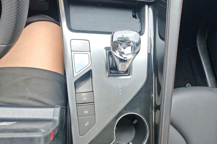 Used Roewe RX5 New Energy 2023 eRX5 Ultra-Hybrid Comfort Edition Gear Lever