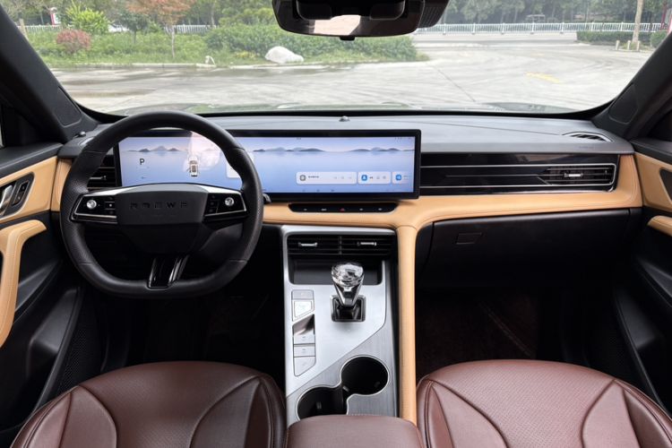 Used Roewe RX5 New Energy 2023 eRX5 Super Hybrid Prestige Edition Interior 1