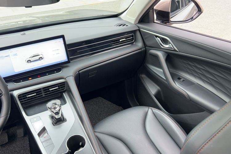 Used Roewe RX5 New Energy 2023 eRX5 Super Hybrid Prestige Edition Interior 3