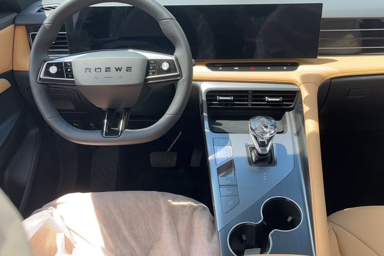 Used Roewe RX5 New Energy 2023 eRX5 Super Hybrid Premium Edition Interior 3