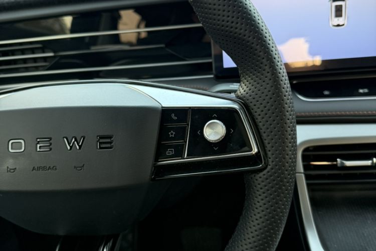 Used Roewe RX5 New Energy 2023 eRX5 Super Hybrid Prestige Edition Interior 3