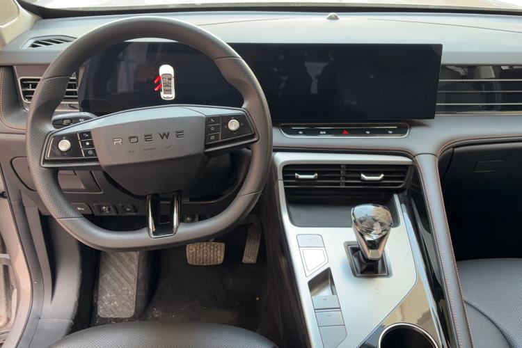 Used Roewe RX5 New Energy 2023 eRX5 Ultra-Hybrid Comfort Edition Interior 3
