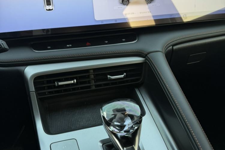 Used Roewe RX5 New Energy 2023 eRX5 Super Hybrid Prestige Edition Interior 4