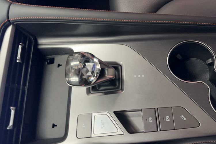 Used Roewe RX5 New Energy 2023 eRX5 Super Hybrid Prestige Edition Interior 4