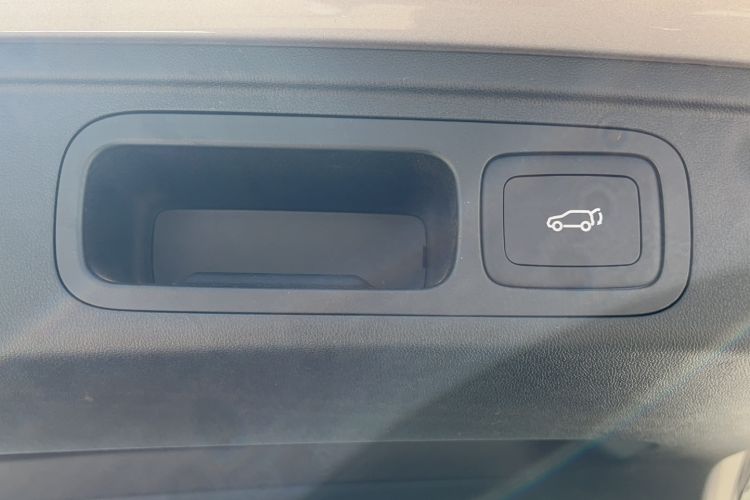 Used Roewe RX5 New Energy 2023 eRX5 Super Hybrid Premium Edition Interior 7