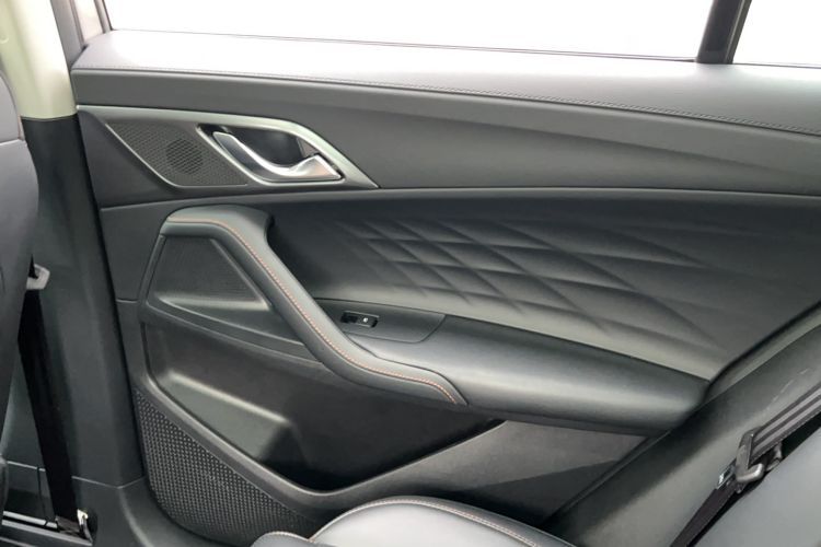 Used Roewe RX5 New Energy 2023 eRX5 Super Hybrid Prestige Edition Interior 8