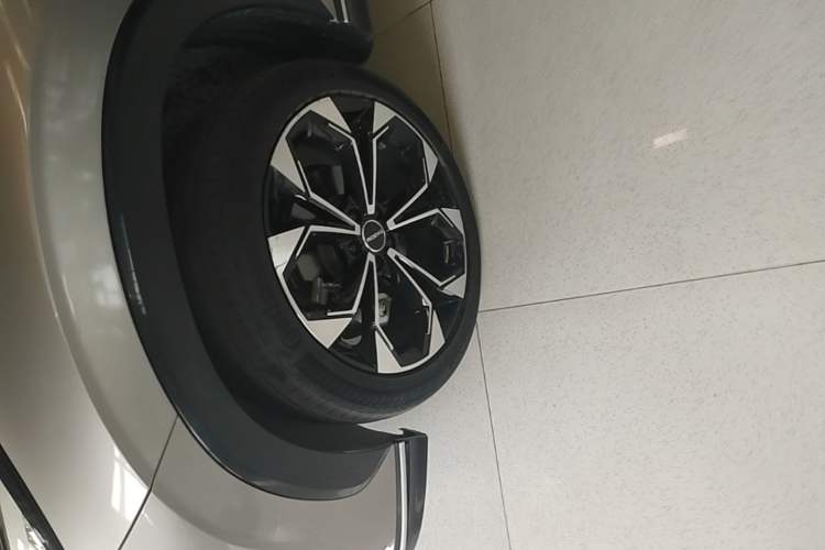 Used Roewe RX5 New Energy 2023 eRX5 Super Hybrid Prestige Edition Left Front Wheel Hub