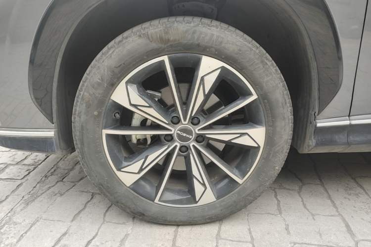Used Roewe RX5 New Energy 2023 eRX5 Ultra-Hybrid Comfort Edition Left Front Wheel Hub