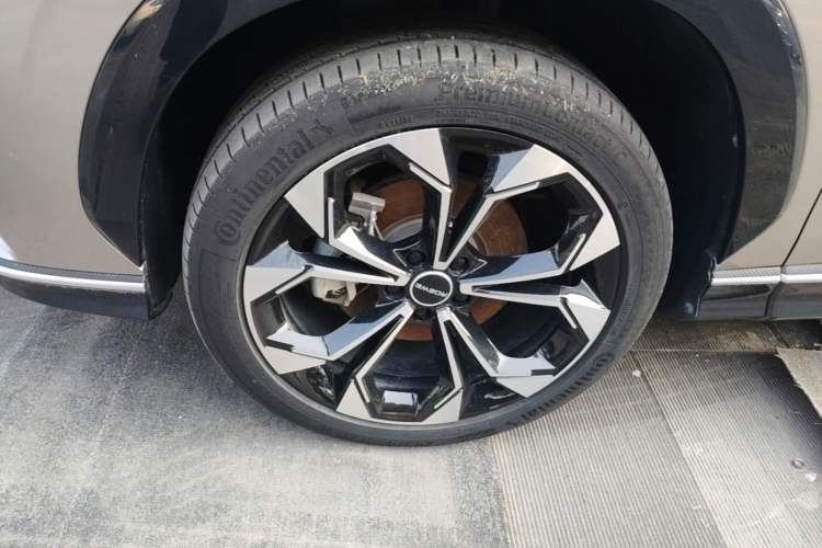 Used Roewe RX5 New Energy 2023 eRX5 Super Hybrid Prestige Edition Left Front Wheel Hub